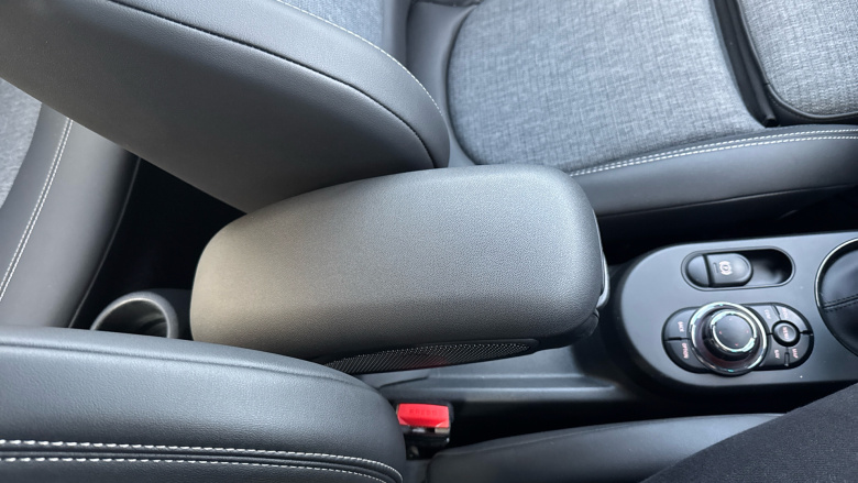 MINI Hatchback 135kW Cooper S Level 2 33kWh 3dr Auto Electric Hatchback